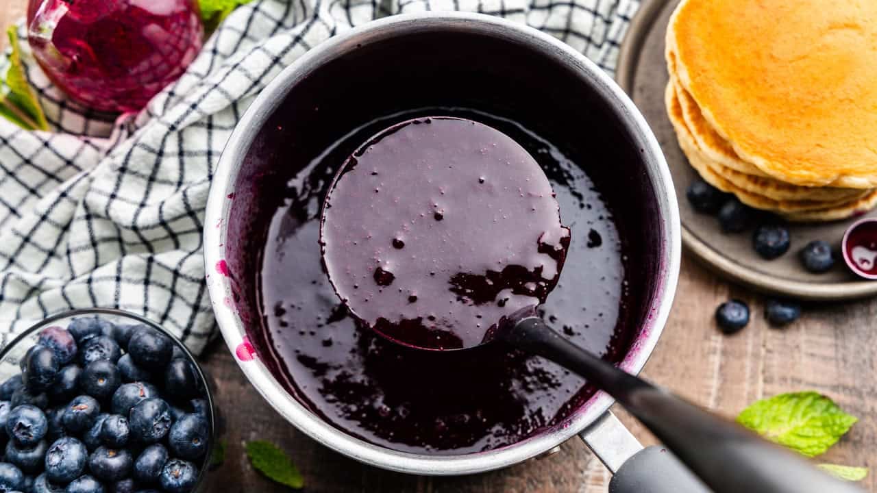 Easy Homemade Blueberry Syrup: Fresh Taste, No Preservatives